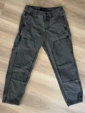 Abercrombie & Fitch Men's 
Cargo Pants in Charcoal
Size: 28W 30L